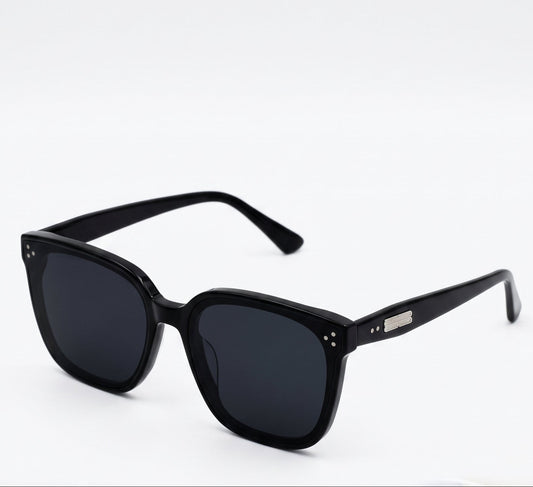 Find eyewear with square shape black- FD9016