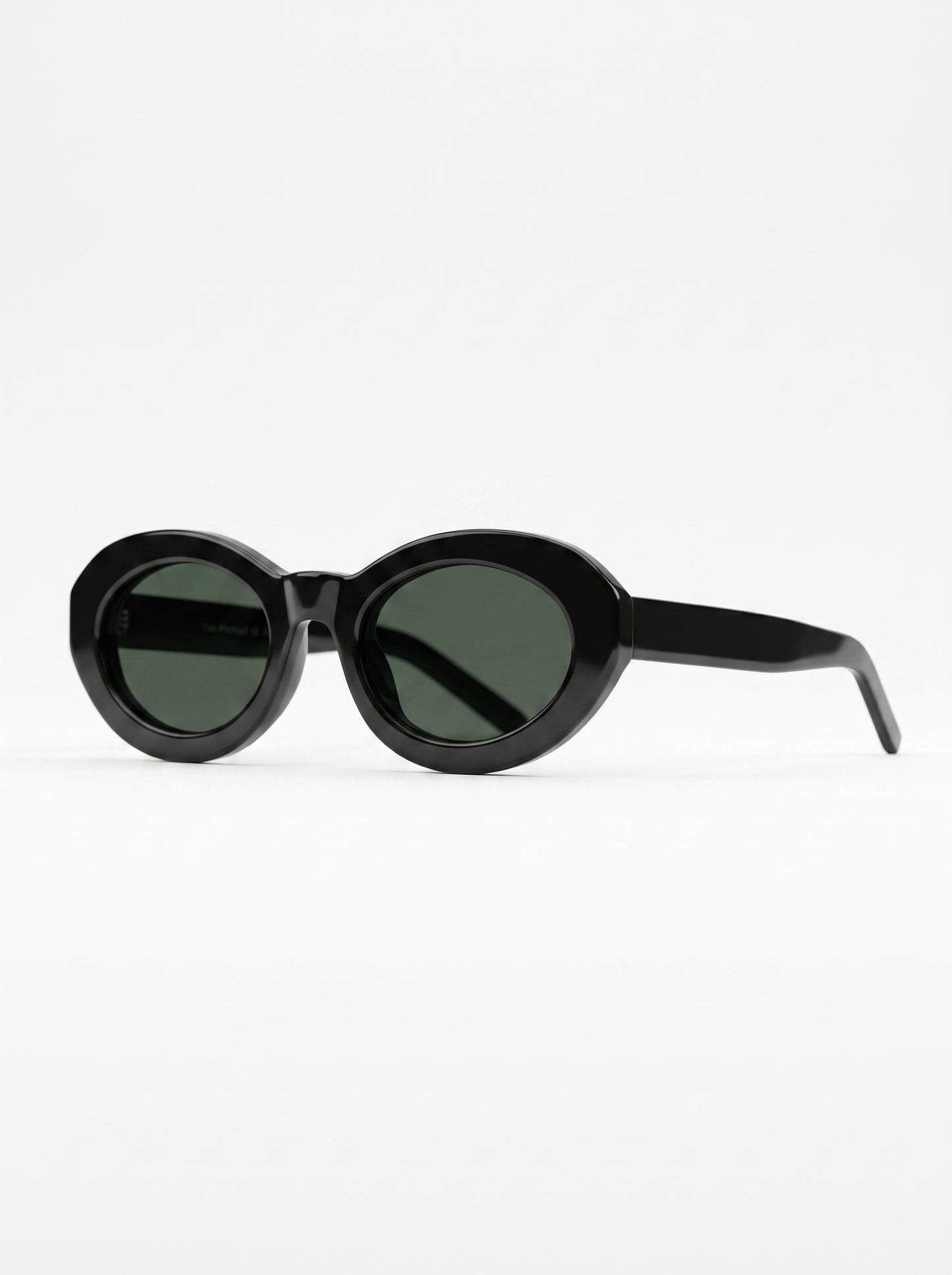 Find eyewear with oval shape - FD9013