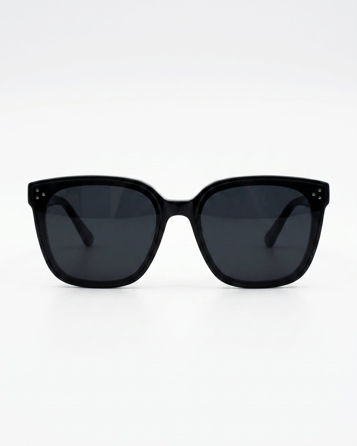 Find eyewear with square shape black- FD9016